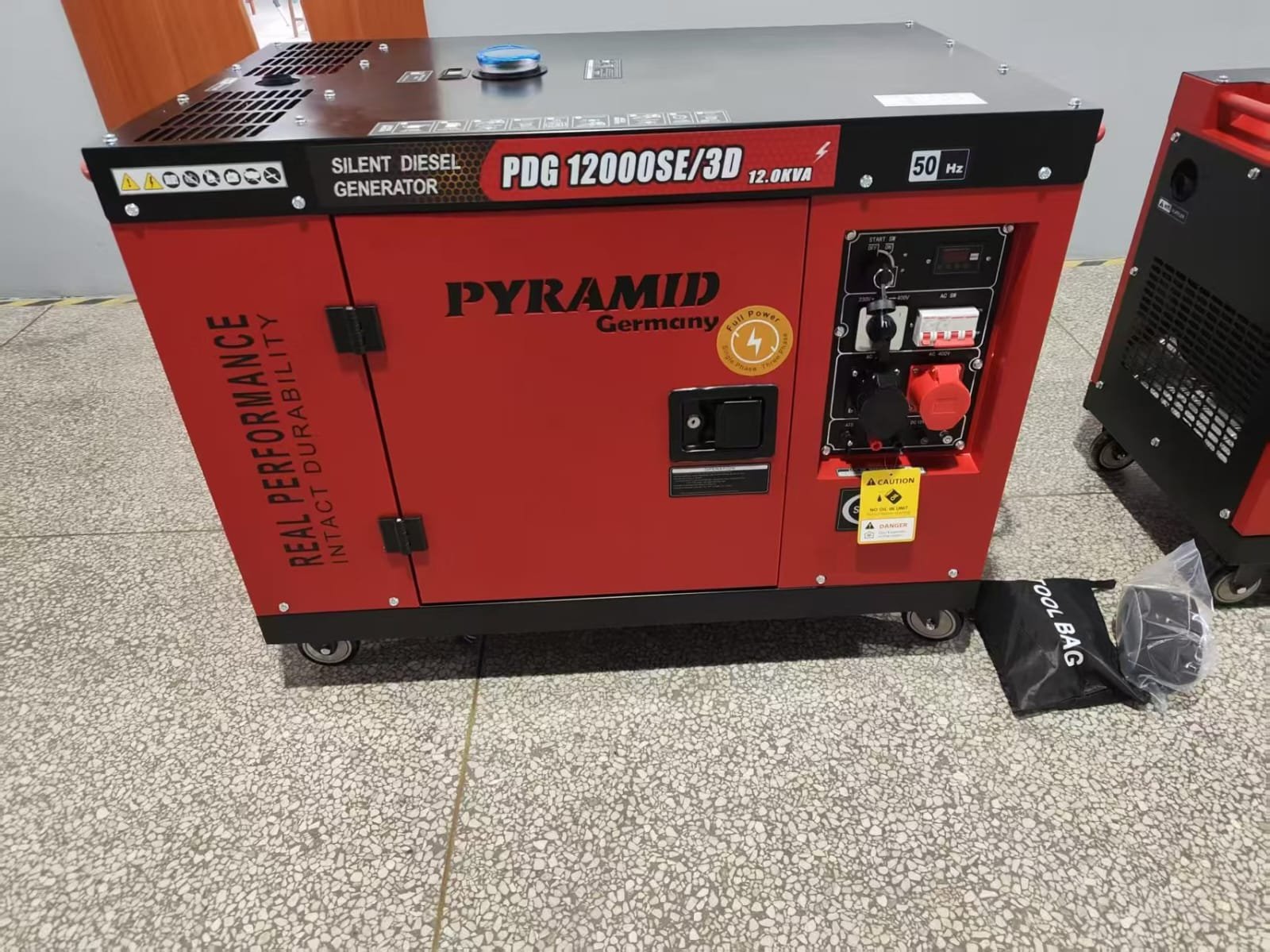 Pyramid 12 kVA Equal Output Generator