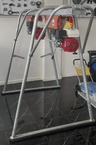 IORI ITALY 🇮🇹  PETROL CONCRETE HOIST or  CRANE  1 TONNE