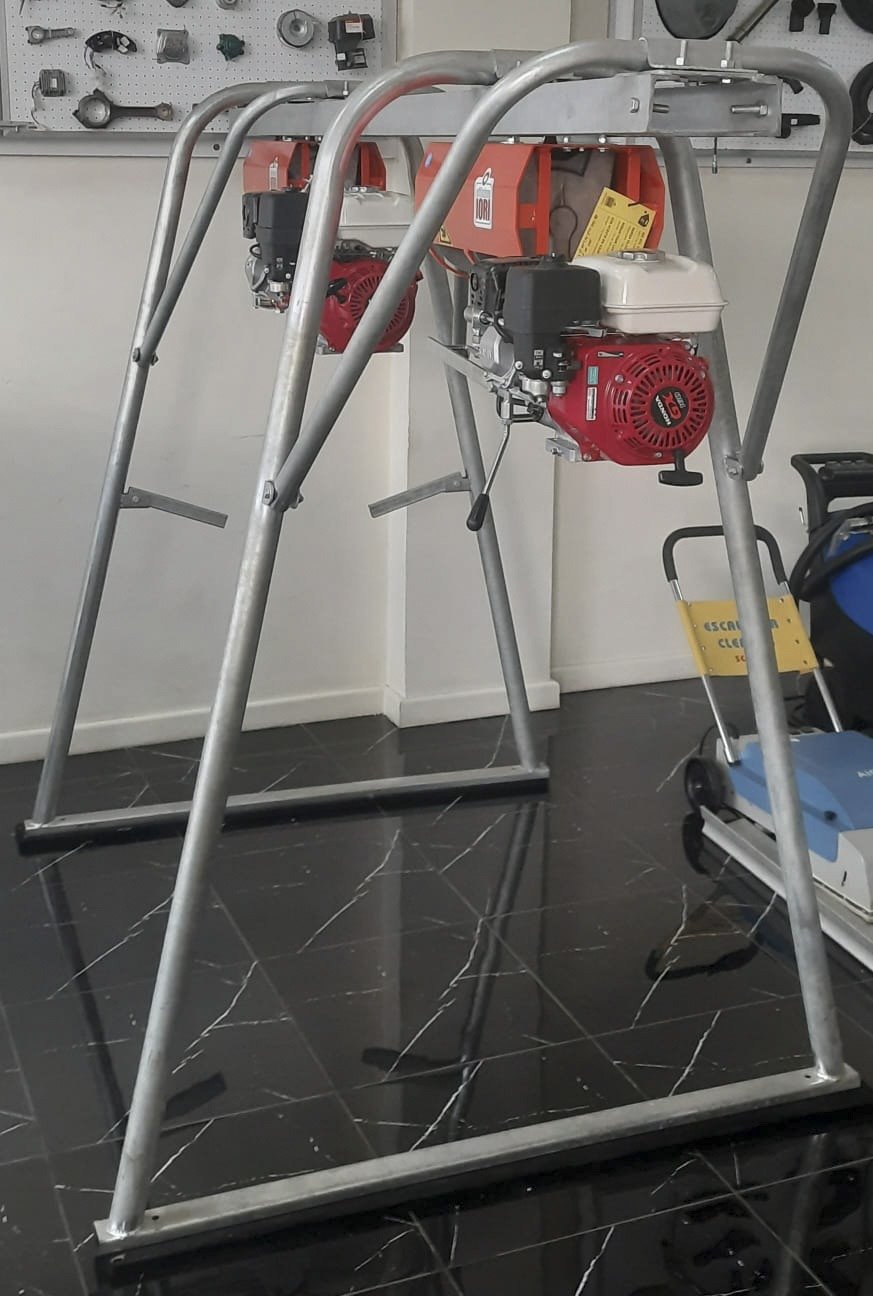 IORI ITALY 🇮🇹 PETROL CONCRETE HOIST or CRANE 1 TONNE